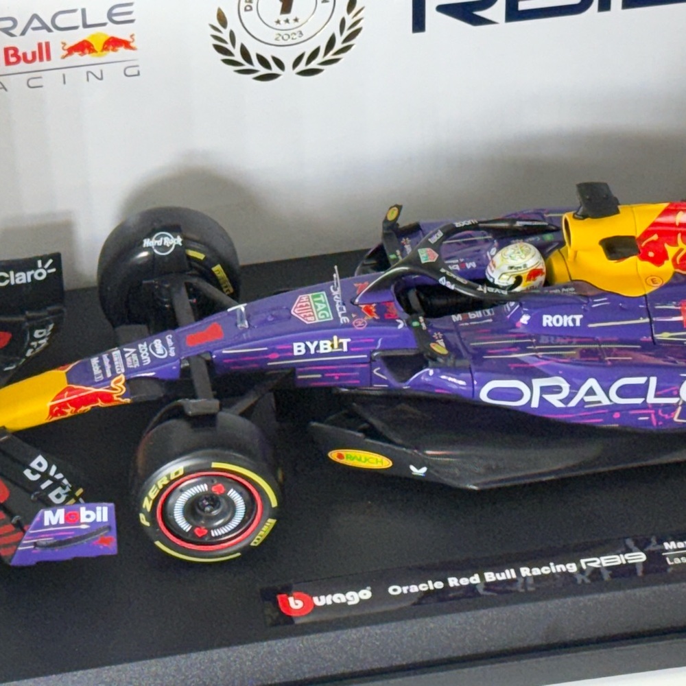 Red Bull Racing RB19 Model Car - Picture 13 of 15
